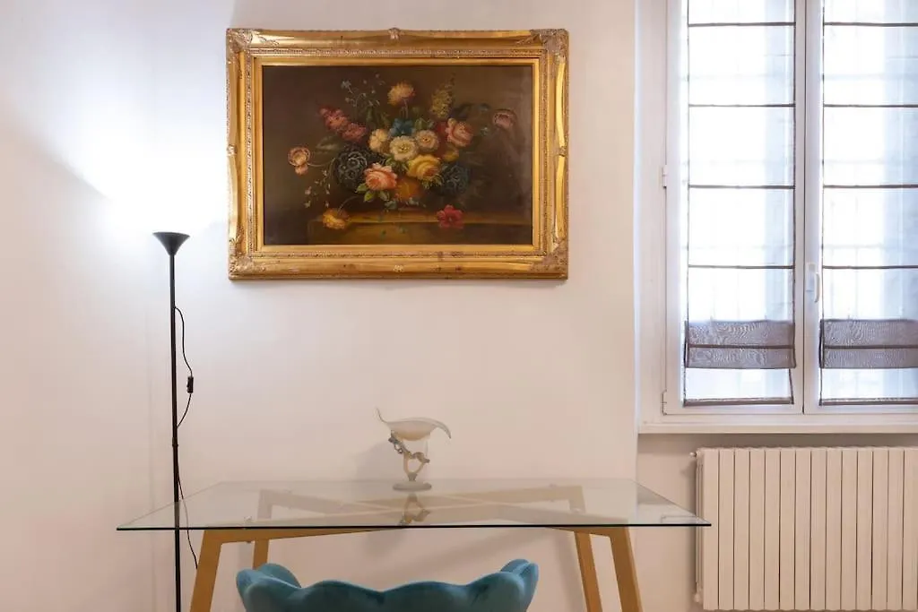 Central Apartment De Angeli Charm Residence Milan